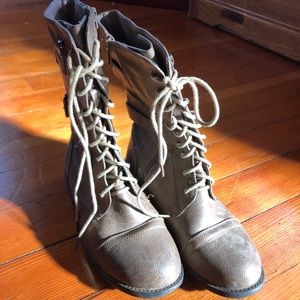 Lace up tan boots